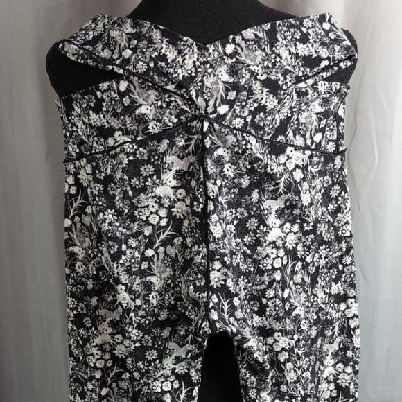 Floral Black and White Leggings - Picture 9 of 11